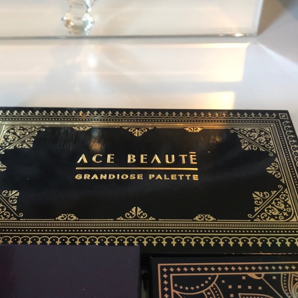 Makeup - Picture 3 of 8